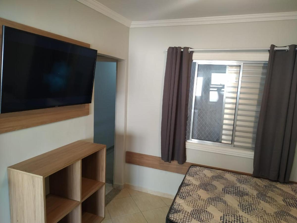Kitnet Asturias 51B No Ed. Guariata, Proximo A Praia Das Asturias Em Guaruja Luaran gambar