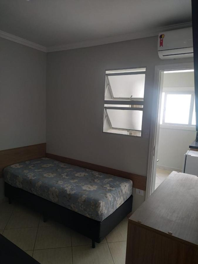 Kitnet Asturias 51B No Ed. Guariata, Proximo A Praia Das Asturias Em Guaruja Luaran gambar